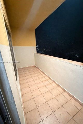 1555 W 44th Place 247, Hialeah, FL 33012