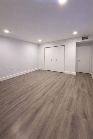 1555 W 44th Place 247, Hialeah, FL 33012