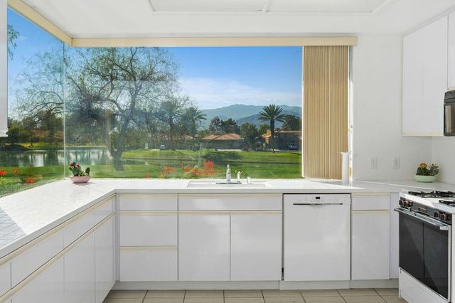 31 Pebble Beach Drive, Rancho Mirage, CA 92270