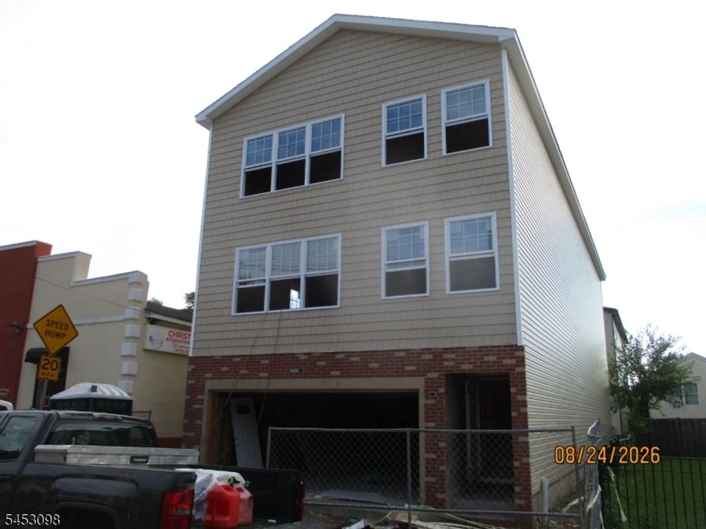 686 S 16Th St, Newark City, NJ 07103 — exterior