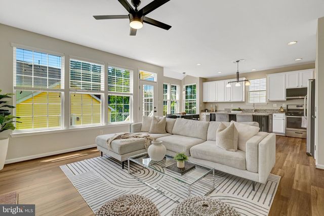 42985 CHESTERTON ST, Ashburn, VA 20147