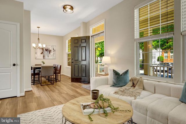 42985 CHESTERTON ST, Ashburn, VA 20147