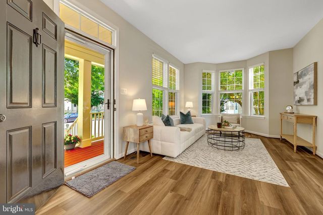 42985 CHESTERTON ST, Ashburn, VA 20147