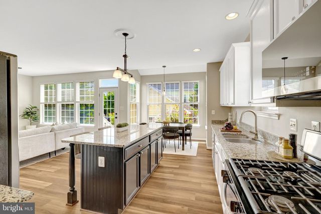 42985 CHESTERTON ST, Ashburn, VA 20147