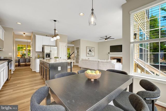 42985 CHESTERTON ST, Ashburn, VA 20147