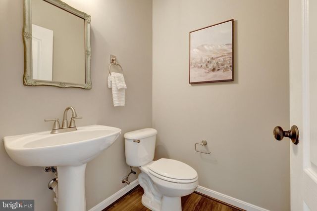 42985 CHESTERTON ST, Ashburn, VA 20147