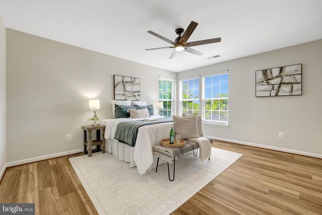 42985 CHESTERTON ST, Ashburn, VA 20147