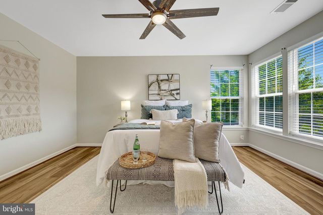 42985 CHESTERTON ST, Ashburn, VA 20147