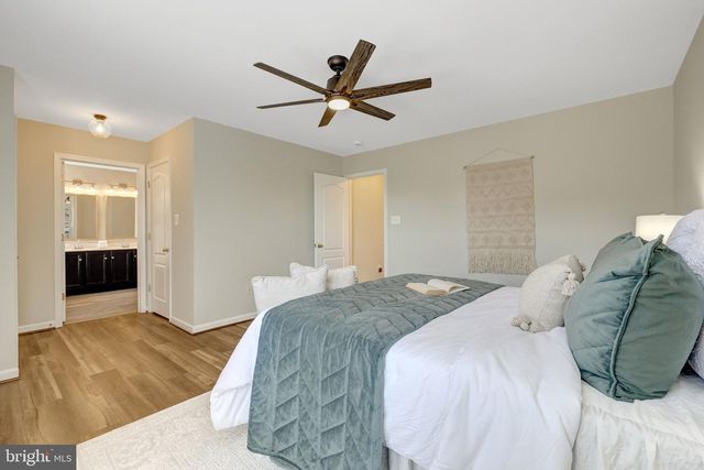 42985 CHESTERTON ST, Ashburn, VA 20147