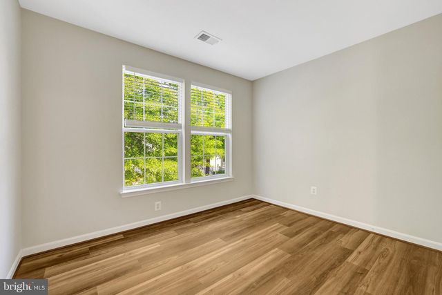 42985 CHESTERTON ST, Ashburn, VA 20147
