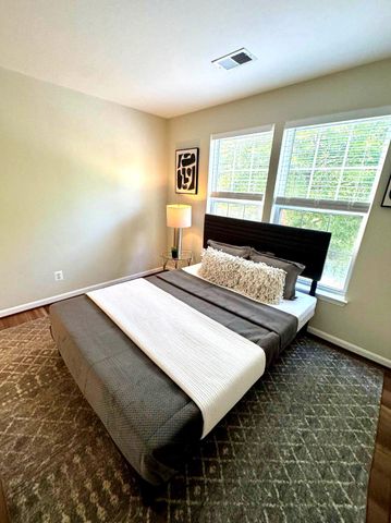 42985 CHESTERTON ST, Ashburn, VA 20147