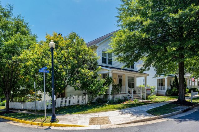 42985 CHESTERTON ST, Ashburn, VA 20147
