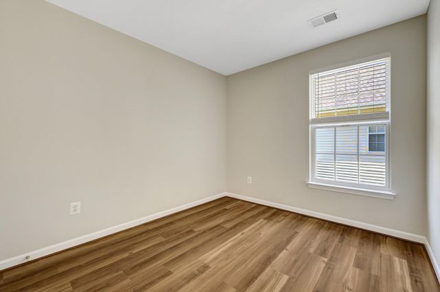 42985 CHESTERTON ST, Ashburn, VA 20147