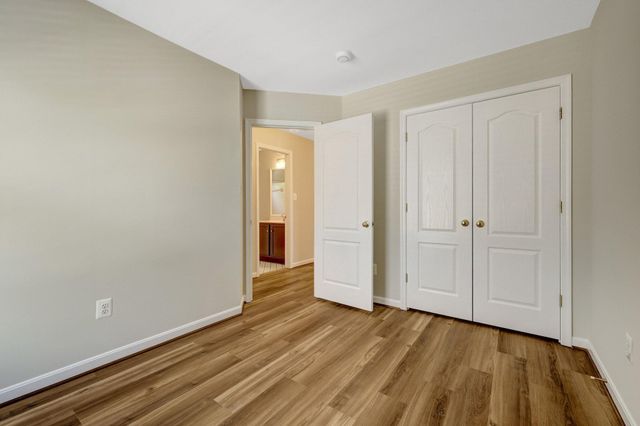 42985 CHESTERTON ST, Ashburn, VA 20147
