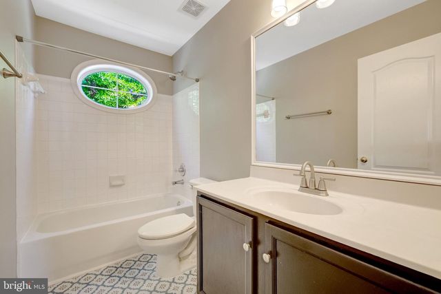 42985 CHESTERTON ST, Ashburn, VA 20147