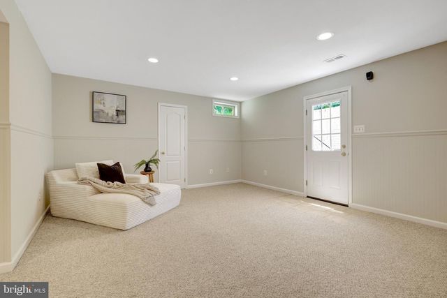 42985 CHESTERTON ST, Ashburn, VA 20147