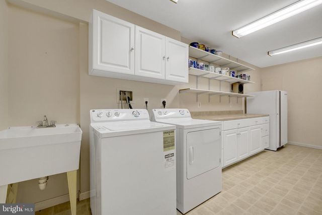 42985 CHESTERTON ST, Ashburn, VA 20147