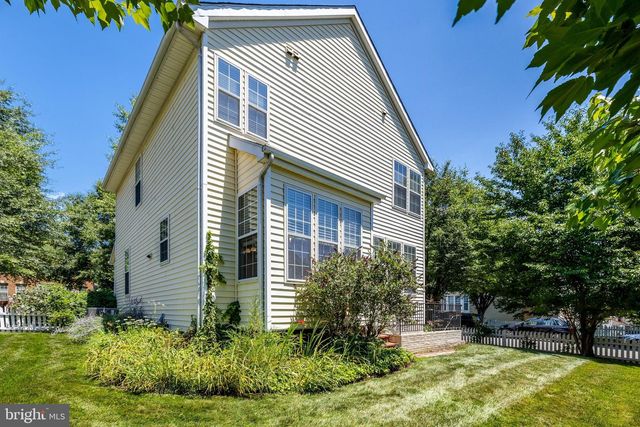 42985 CHESTERTON ST, Ashburn, VA 20147