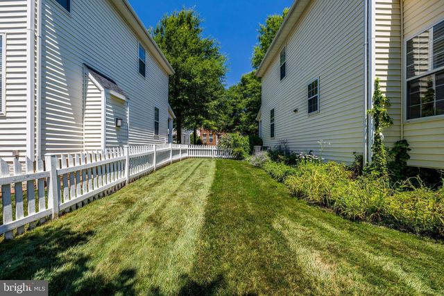 42985 CHESTERTON ST, Ashburn, VA 20147