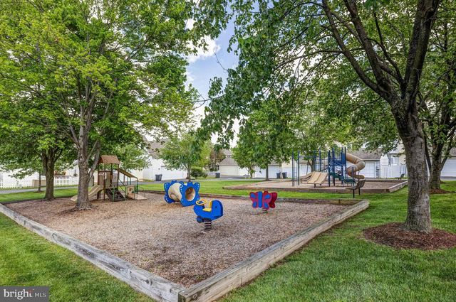 42985 CHESTERTON ST, Ashburn, VA 20147