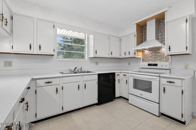 5785 GEORGE HODGES Road, Macclenny, FL 32063