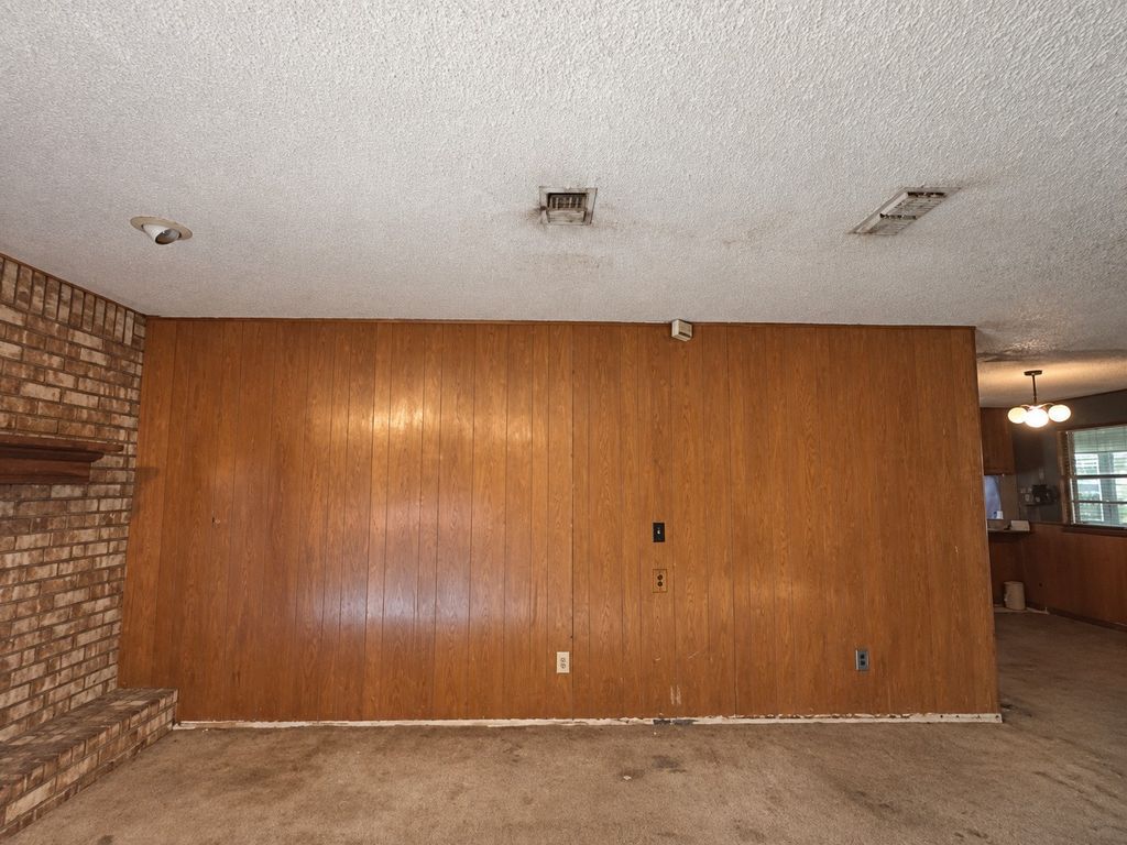 2001 Carverly Drive, Fort Worth, TX 76112 — photo 3
