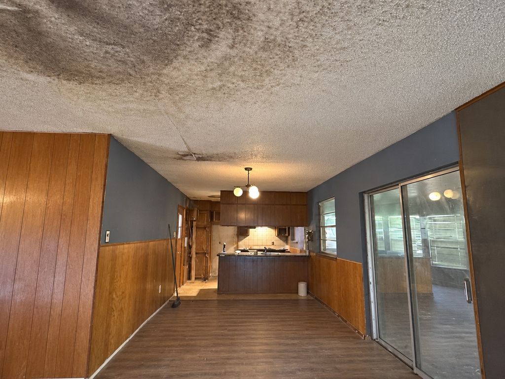 2001 Carverly Drive, Fort Worth, TX 76112 — photo 5
