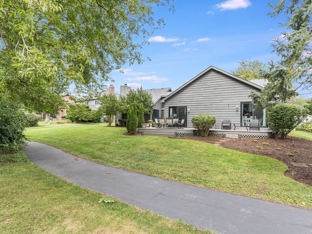 1923 Hillside Lane, Lisle, IL 60532