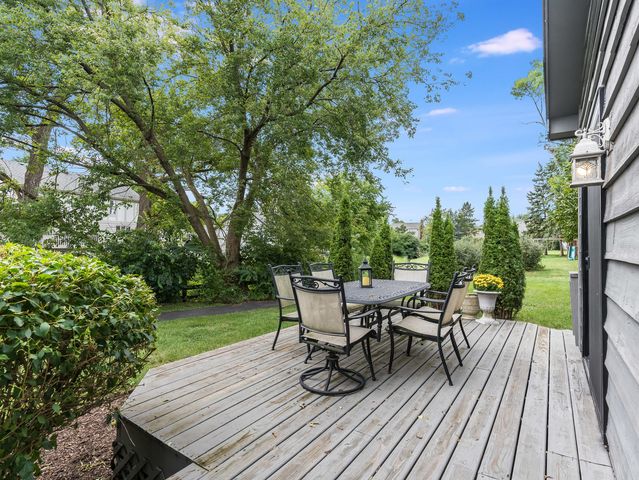 1923 Hillside Lane, Lisle, IL 60532