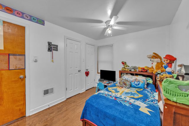 5510 W 81st Place, Burbank, IL 60459
