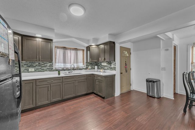 5510 W 81st Place, Burbank, IL 60459