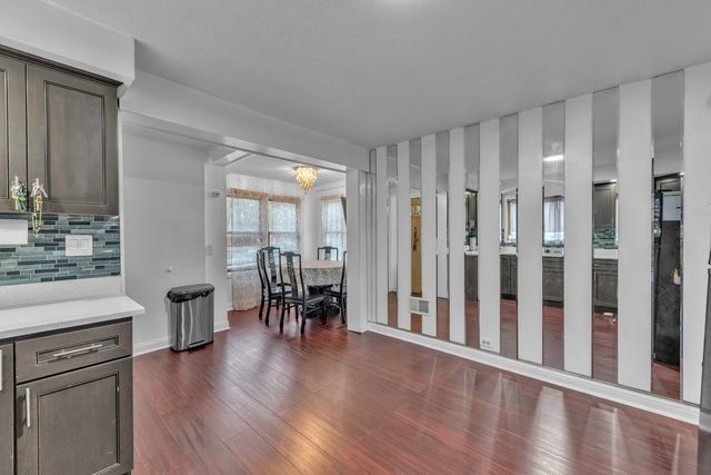5510 W 81st Place, Burbank, IL 60459