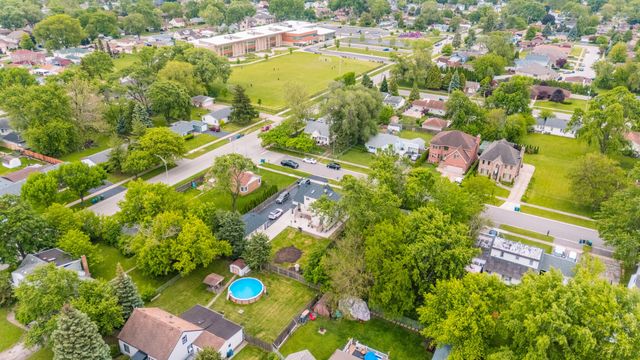5510 W 81st Place, Burbank, IL 60459