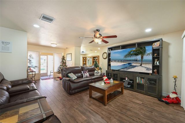 4240 PERTH COURT, North Fort Myers, FL 33903