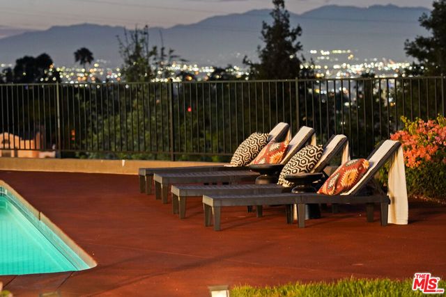 11107 Mountcastle Drive, Studio City, CA 91604