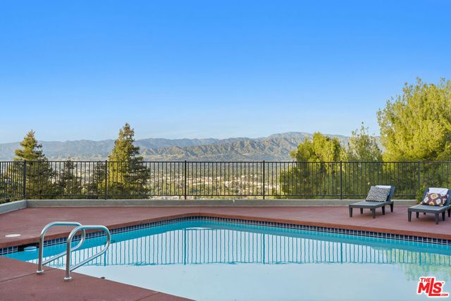 11107 Mountcastle Drive, Studio City, CA 91604