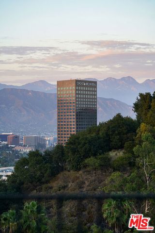 11107 Mountcastle Drive, Studio City, CA 91604