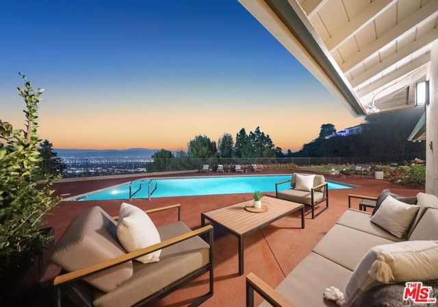 11107 Mountcastle Drive, Studio City, CA 91604