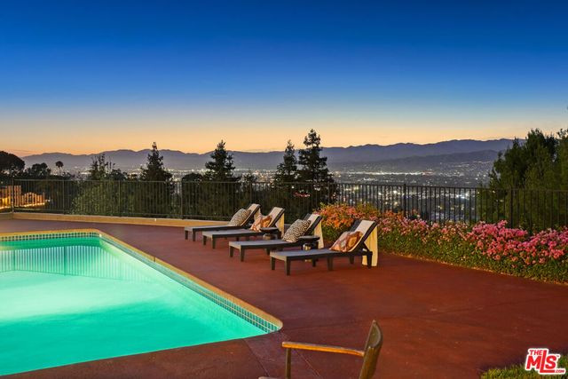 11107 Mountcastle Drive, Studio City, CA 91604