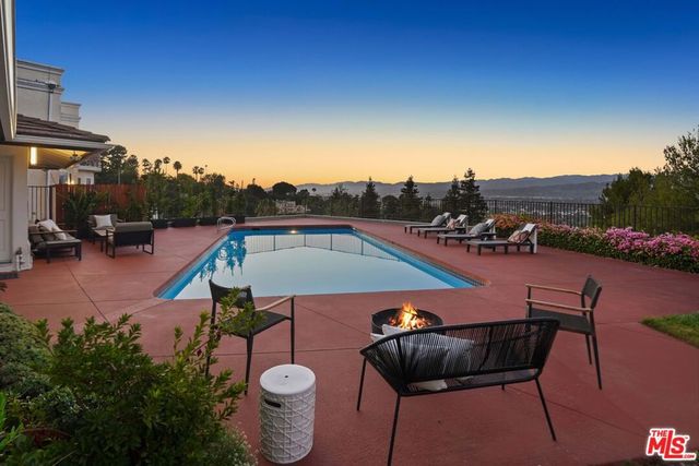 11107 Mountcastle Drive, Studio City, CA 91604