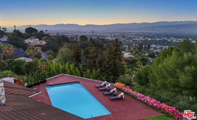 11107 Mountcastle Drive, Studio City, CA 91604