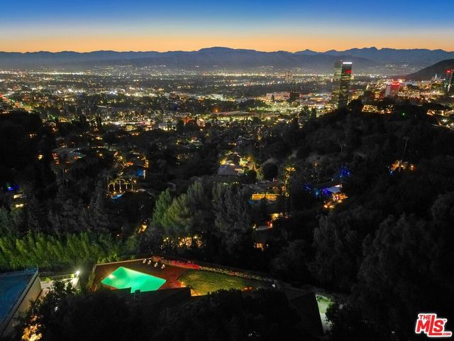 11107 Mountcastle Drive, Studio City, CA 91604