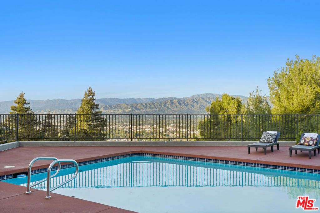 Image 40 of property listing at 11107 Mountcastle Drive, Studio City, CA 91604