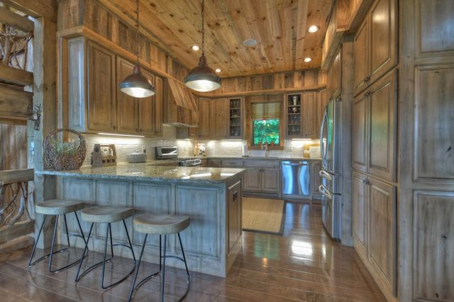 436 Geronimo Road, Blue Ridge, GA 30513