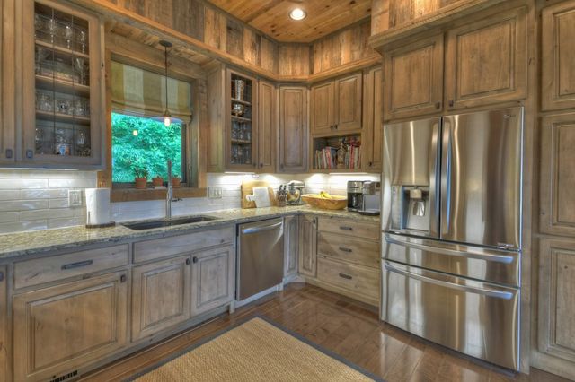 436 Geronimo Road, Blue Ridge, GA 30513