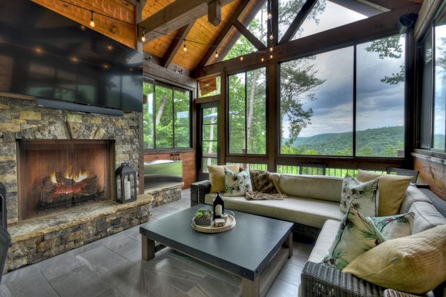 436 Geronimo Road, Blue Ridge, GA 30513