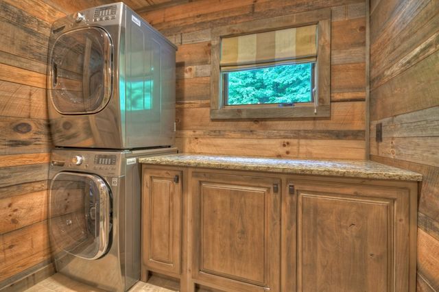 436 Geronimo Road, Blue Ridge, GA 30513