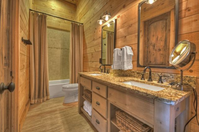 436 Geronimo Road, Blue Ridge, GA 30513