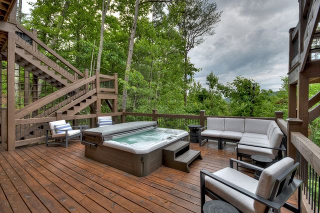 436 Geronimo Road, Blue Ridge, GA 30513