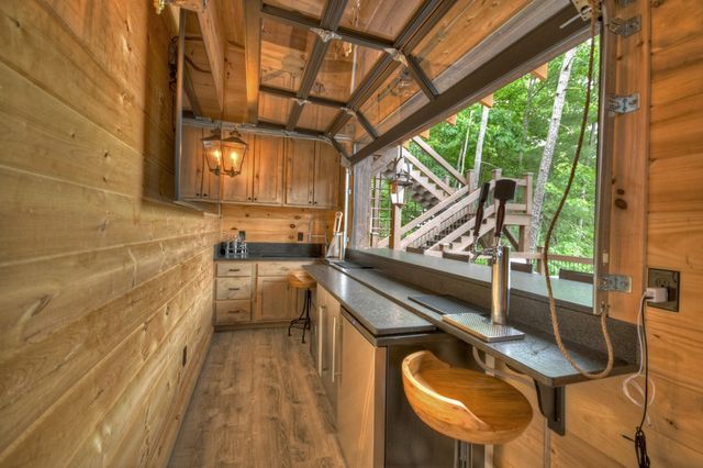 436 Geronimo Road, Blue Ridge, GA 30513
